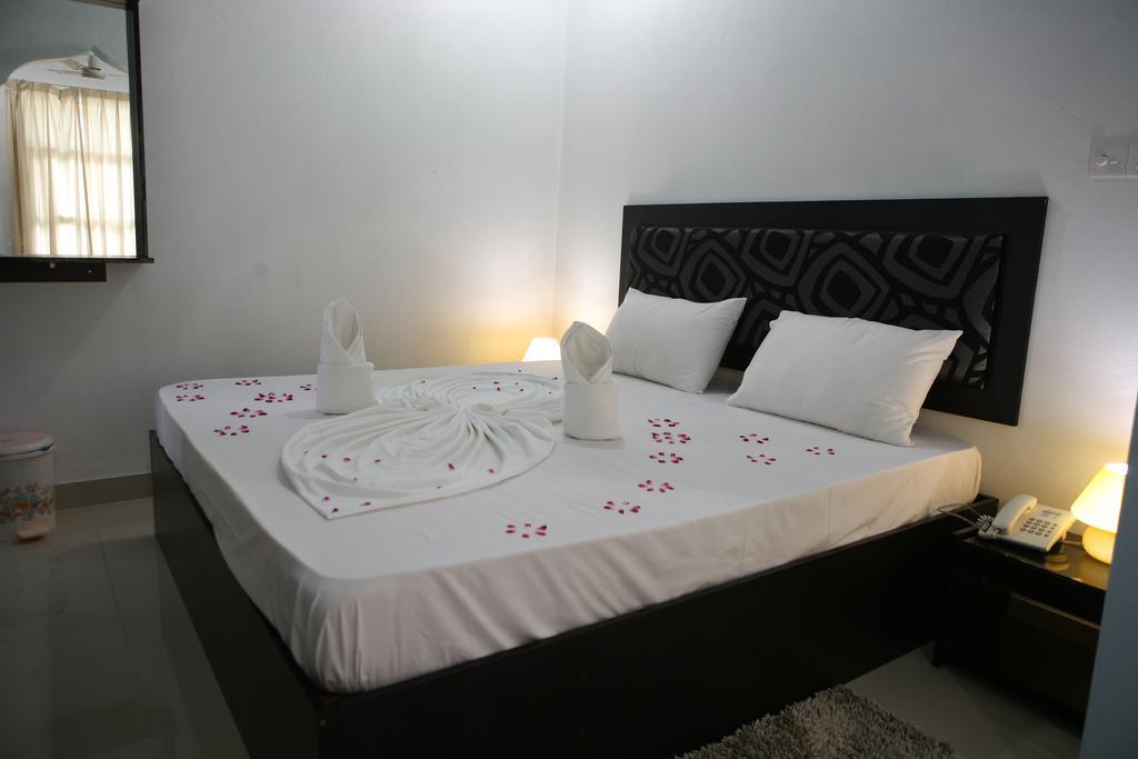 Azoush Tourist Guesthouse Isla Isla Fulhadhoo Exterior foto