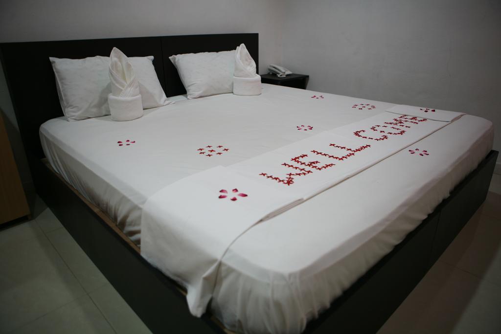 Azoush Tourist Guesthouse Isla Isla Fulhadhoo Exterior foto
