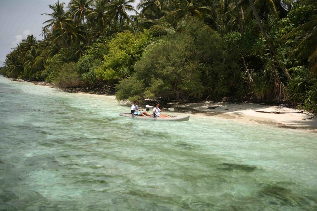 Azoush Tourist Guesthouse Isla Isla Fulhadhoo Exterior foto
