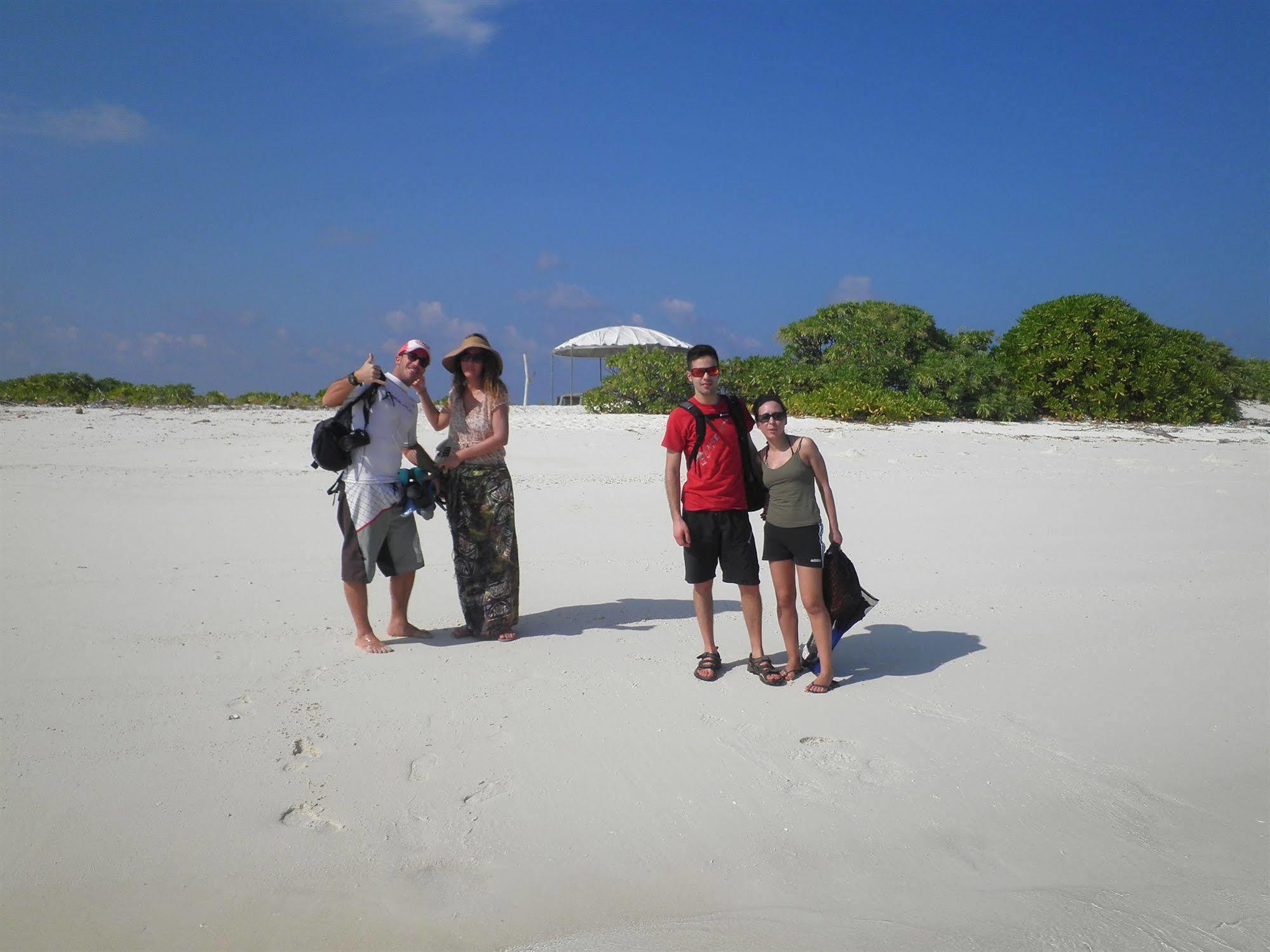 Azoush Tourist Guesthouse Isla Isla Fulhadhoo Exterior foto